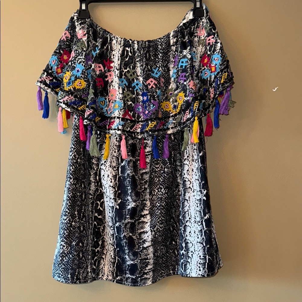 Judith March Colorful Embroidered Off-Shoulder Top S
